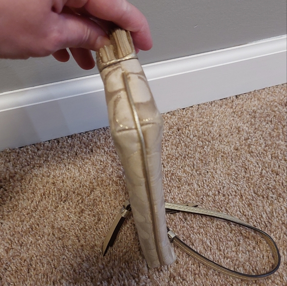 ❤️SALE! COACH Signature C Canvas and Metallic Leather 3 Pocket Large Wristlet - Picture 8 of 12